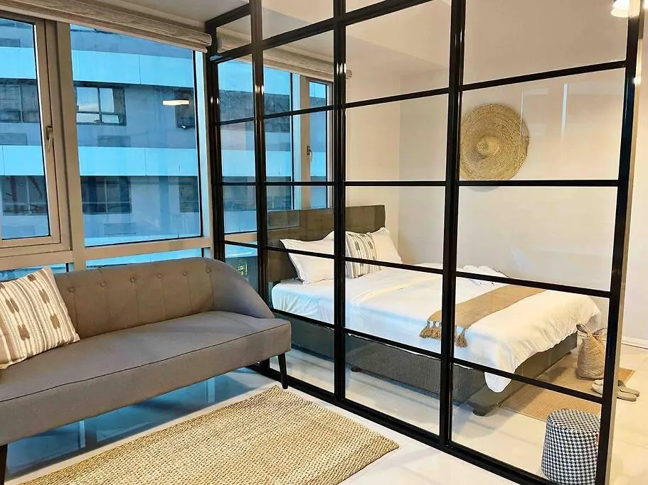 Gora Studio In Avant Bgc Parking With Fee Manila 0*,