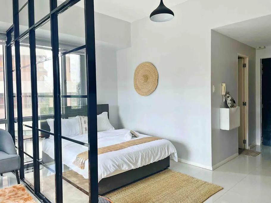 Gora Studio In Avant Bgc Parking With Fee Manila 0*,
